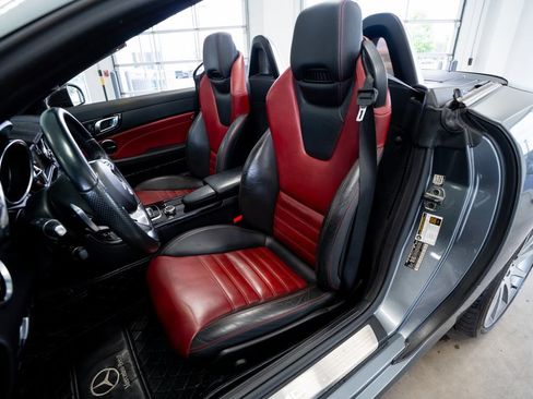Used 2017 Mercedes-Benz SLC 43 AMG w/ Premium 3 Package image 30