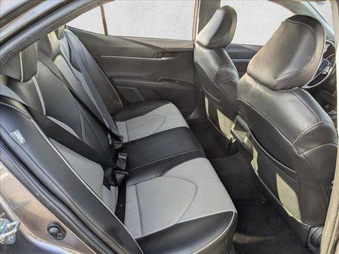 Used 2019 Toyota Camry SE image 19