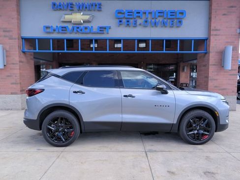 Used 2024 Chevrolet Blazer LT w/ Sound & Technology Package FWD image 9