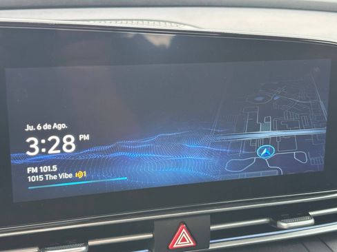 Used 2025 Hyundai Elantra SEL FWD image 21