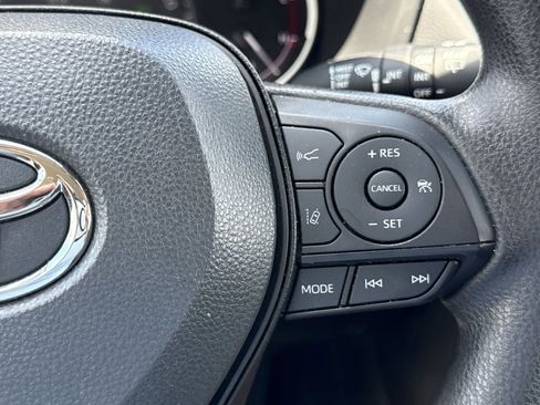 Used 2024 Toyota RAV4 XLE image 21