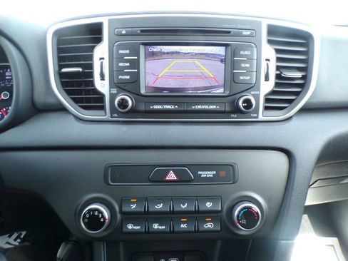 Used 2017 Kia Sportage LX FWD image 28