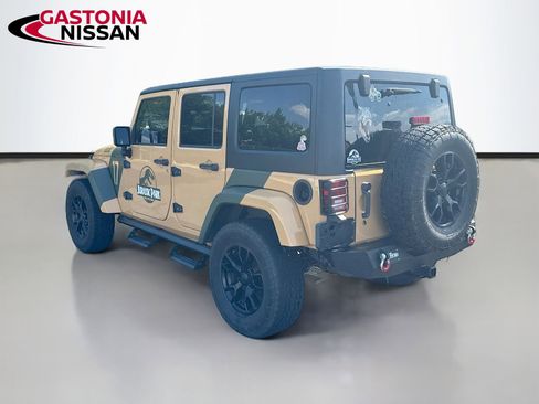 Used 2013 Jeep Wrangler Unlimited Sahara w/ Connectivity Group AWD/4WD image 6