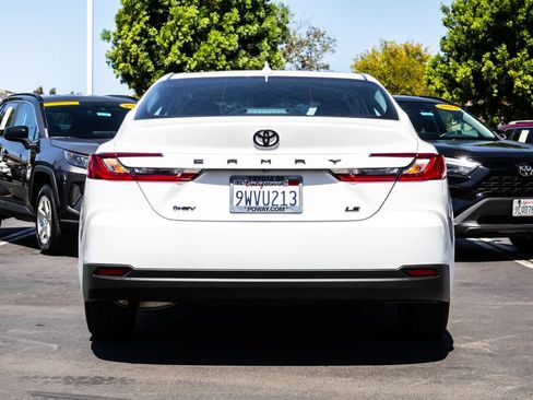 Used 2026 Toyota Camry LE FWD image 9