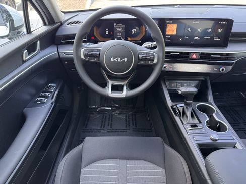 New 2026 Kia K5 LXS FWD image 9