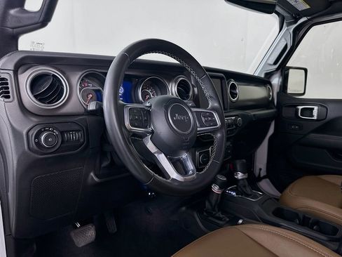 Used 2021 Jeep Wrangler Unlimited Rubicon w/ Xtreme Recon 35" Tire Package AWD/4WD image 9