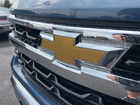 Used 2024 Chevrolet Silverado 1500 LT AWD/4WD image 25
