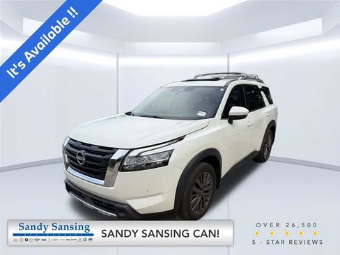 Used 2024 Nissan Pathfinder SL w/ SL Premium Package FWD image 1