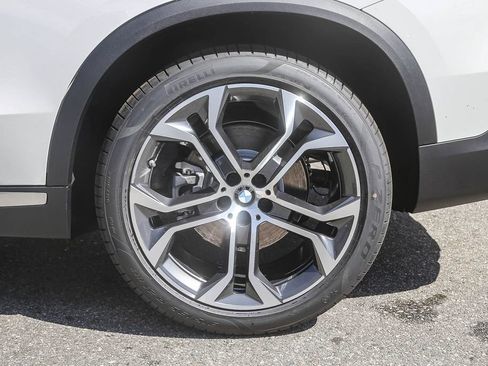 New 2026 BMW X5 xDrive40i w/ Parking Assistance Package AWD/4WD image 8