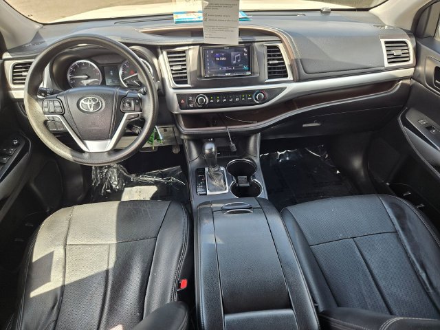 Used 2015 Toyota Highlander LE FWD image 8