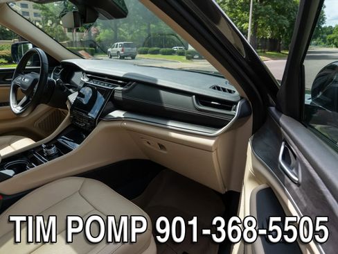 Used 2022 Jeep Grand Cherokee Limited w/ Luxury Tech Group II AWD/4WD image 18