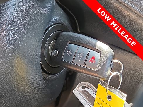 Used 2025 Nissan Versa S w/ Trunk Package FWD image 20