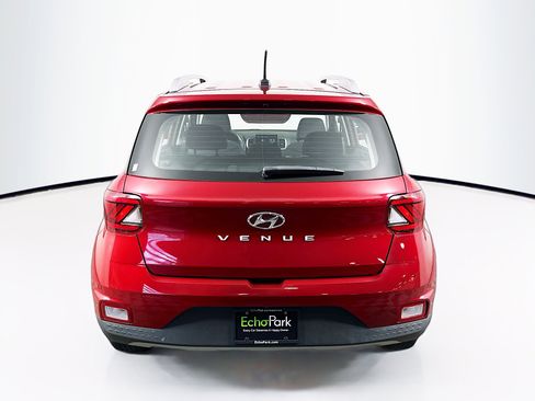 Used 2025 Hyundai Venue SEL FWD image 7
