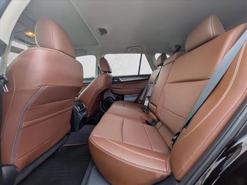 Used 2018 Subaru Outback 3.6R Touring image 16