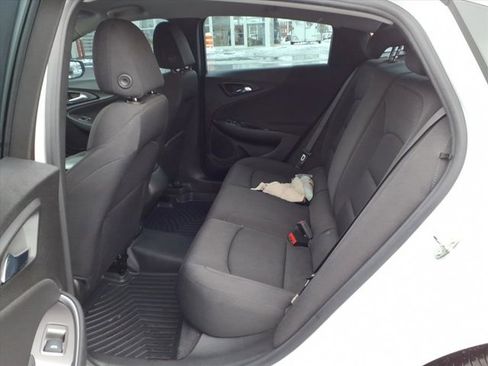 Used 2023 Chevrolet Malibu LS image 30