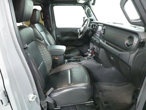 Used 2023 Jeep Wrangler Unlimited Sahara AWD/4WD image 34