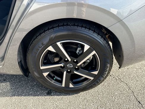 Used 2024 Nissan Sentra SV image 32