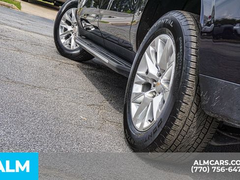 Used 2025 Chevrolet Suburban Premier AWD/4WD image 13