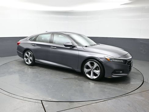 Used 2019 Honda Accord Touring image 8