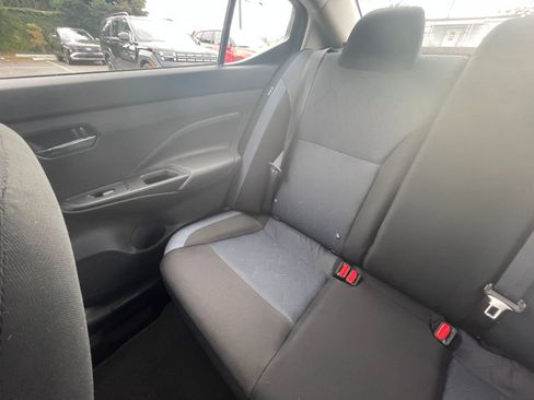 Used 2025 Nissan Versa SV FWD image 34