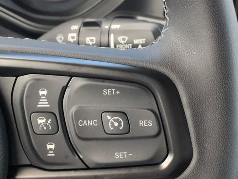 Used 2025 Jeep Wrangler Unlimited Rubicon AWD/4WD image 25