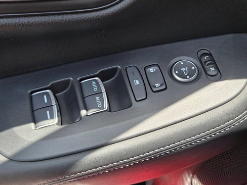 Certified 2024 Honda HR-V EX-L image 30