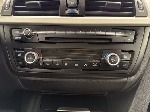 Used 2014 BMW 320i xDrive Sedan AWD/4WD image 35