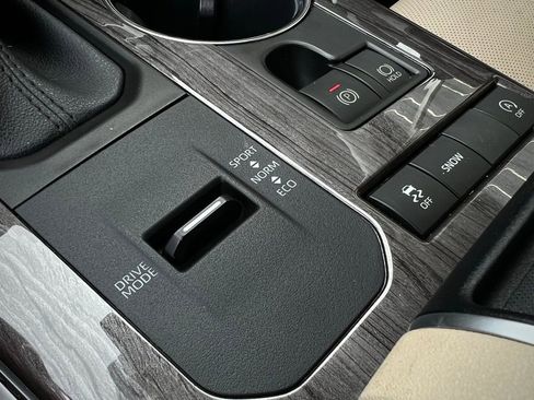 Used 2020 Toyota Highlander Limited image 59