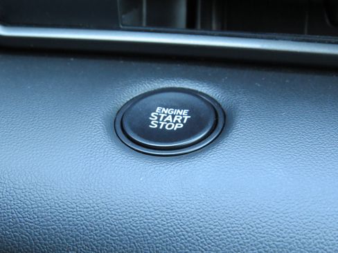 Used 2025 Hyundai Elantra Sport image 23