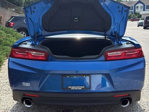 Used 2018 Chevrolet Camaro LT RWD image 9