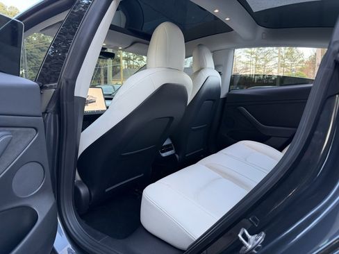 Used 2022 Tesla Model 3 Performance image 29