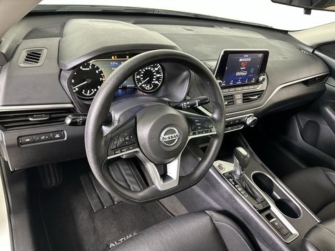 Used 2022 Nissan Altima 2.5 SV image 46