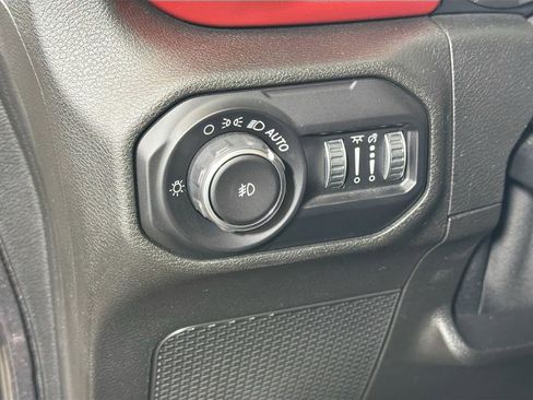Used 2019 Jeep Wrangler Unlimited Rubicon AWD/4WD image 13