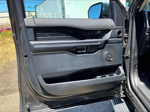 Used 2019 Ford Expedition Platinum AWD/4WD image 22