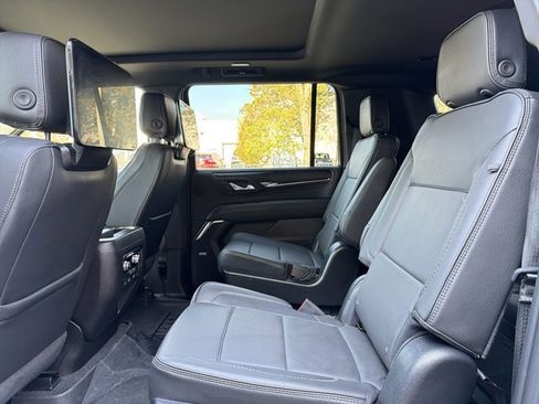 Used 2023 GMC Yukon XL Denali w/ Denali Reserve Package image 23