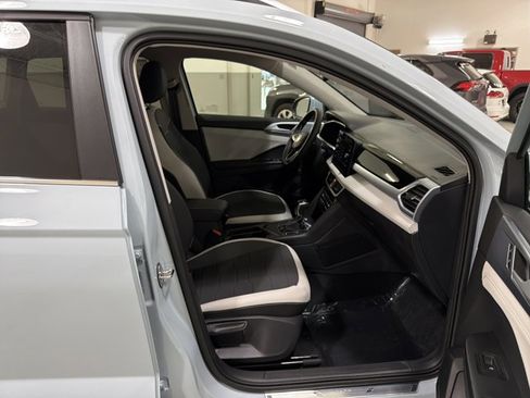 New 2026 Volkswagen Taos SE image 36