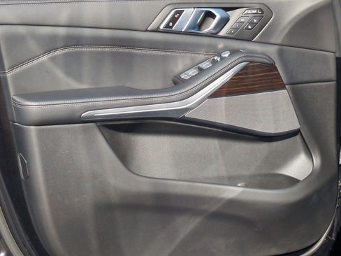 Certified 2023 BMW X7 xDrive40i w/ Executive Package image 13