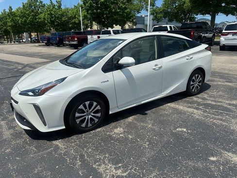Used 2019 Toyota Prius XLE AWD/4WD image 1