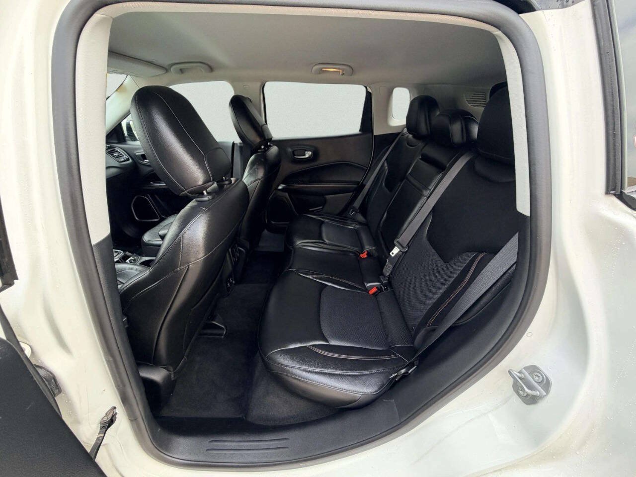 Used 2018 Jeep Compass Limited w/ Navigation Group AWD/4WD image 22