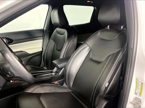 Used 2025 Jeep Compass Limited AWD/4WD image 25