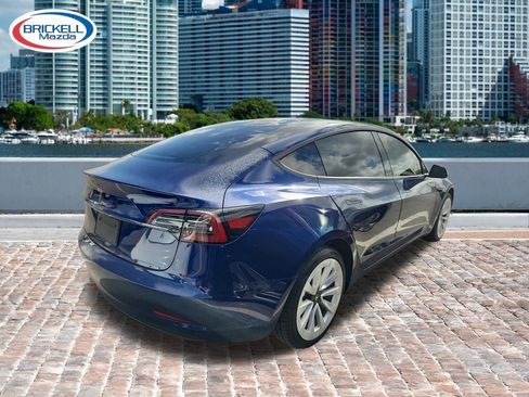 Used 2023 Tesla Model 3 Standard Range image 4
