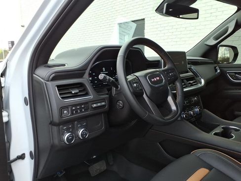 Used 2024 GMC Yukon AT4 w/ AT4 Premium Package image 6