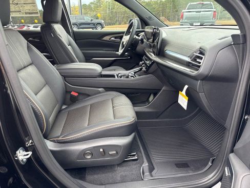 New 2026 Chevrolet Traverse High Country w/ LPO, Floor Liner Package image 9