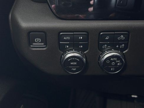 Certified 2023 GMC Sierra 1500 SLT w/ SLT Premium Package image 17