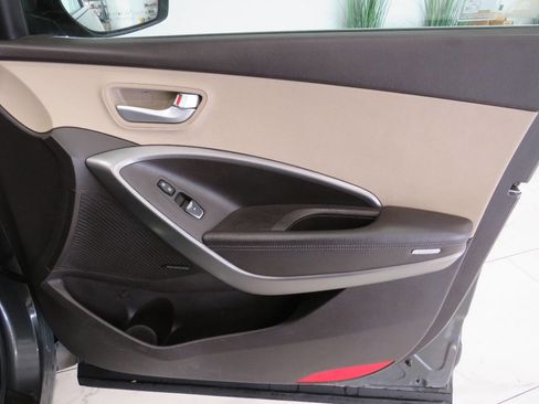 Used 2013 Hyundai Santa Fe GLS image 25