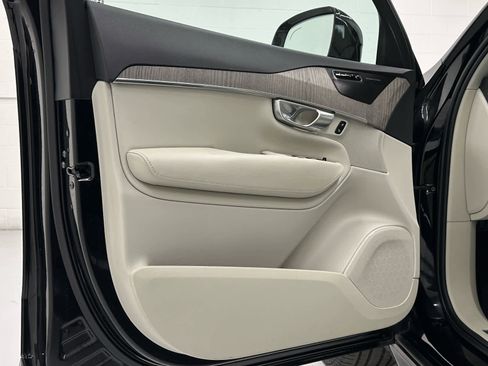 Used 2024 Volvo XC90 B5 Plus w/ Protection Package Premier image 25