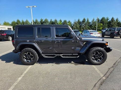 Used 2022 Jeep Wrangler Unlimited Rubicon 4xe w/ Cold Weather Group AWD/4WD image 16