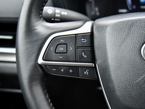 Used 2025 Toyota Grand Highlander AWD image 36