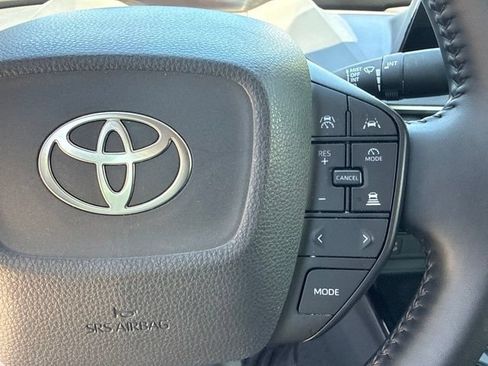 Used 2024 Toyota Prius LE FWD image 36