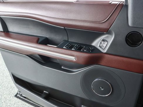 Used 2023 Ford Expedition Max Limited image 23